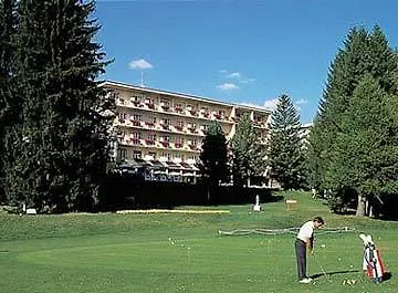 Lindner Golf & Rhodania מלון